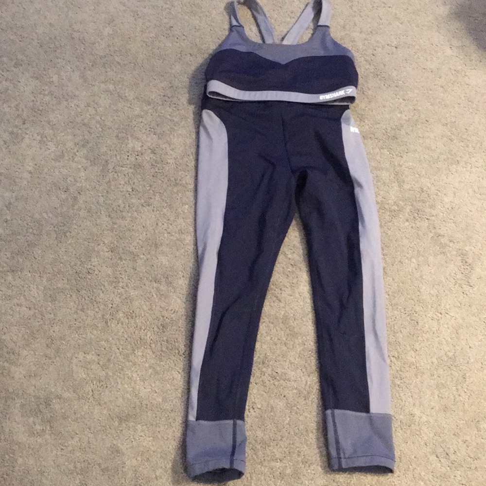 Size medium gymshark set-SELLING TOGETHER